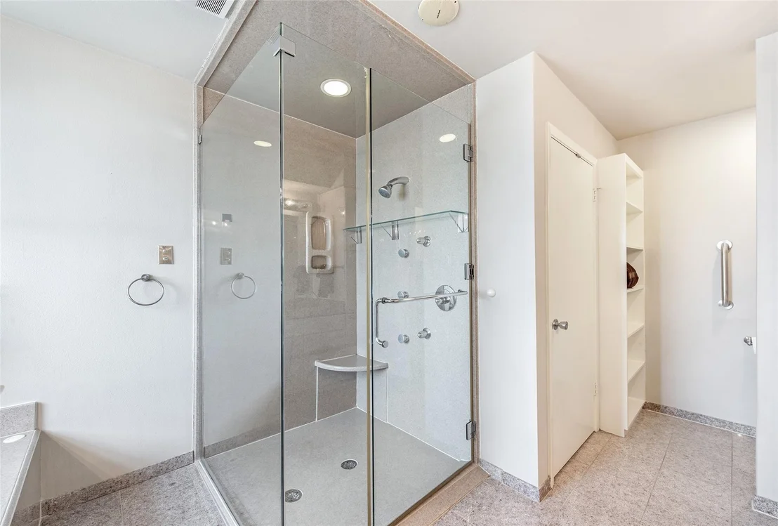 Photo of 1334 Outrigger