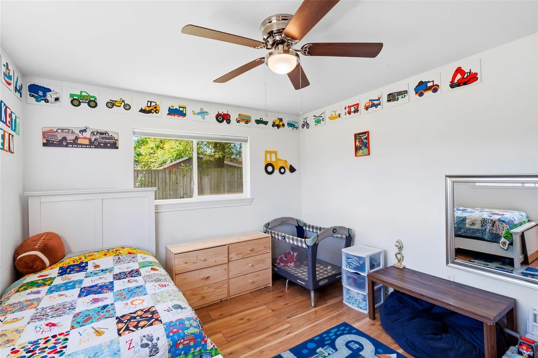 Photo of 102 Enchanted Oaks Court