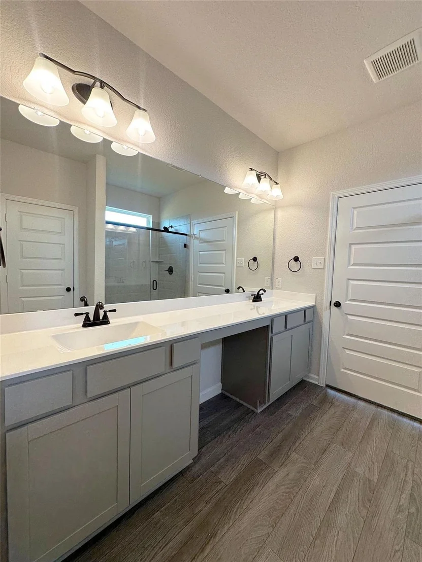 Photo of 672 Woodhaven Lakes Drive