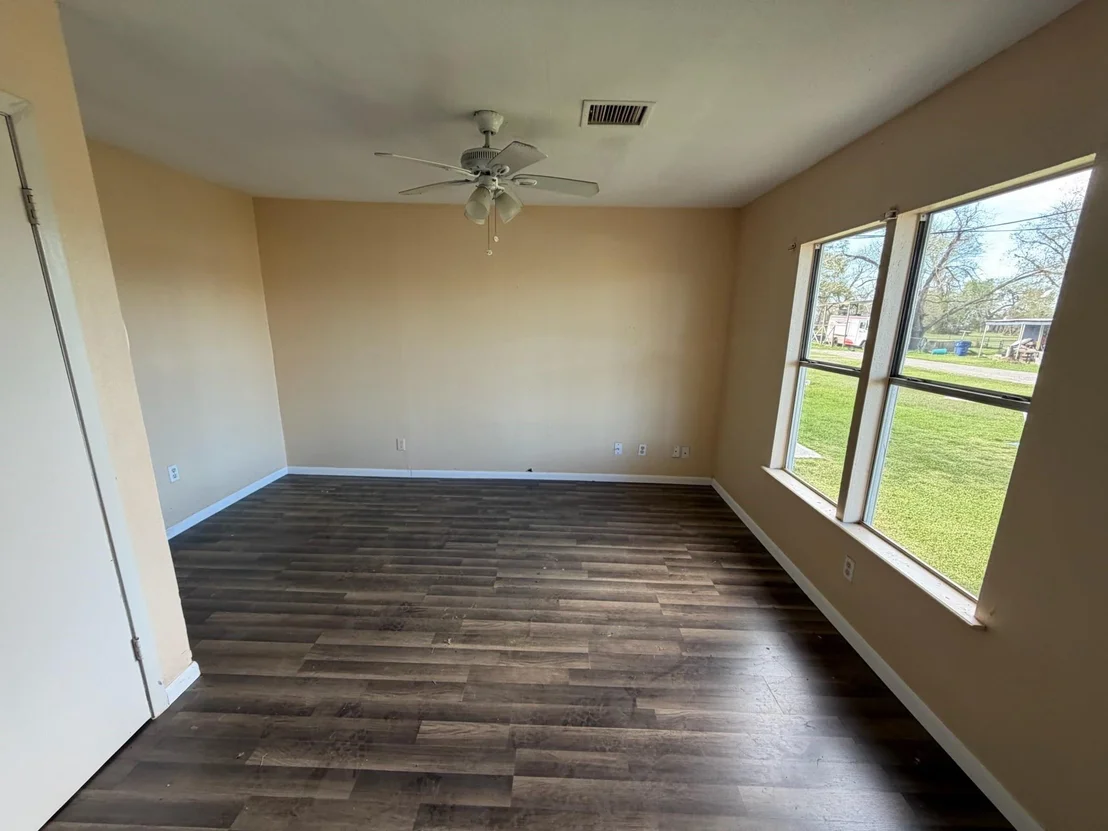 Photo of 406 Snow Drive
