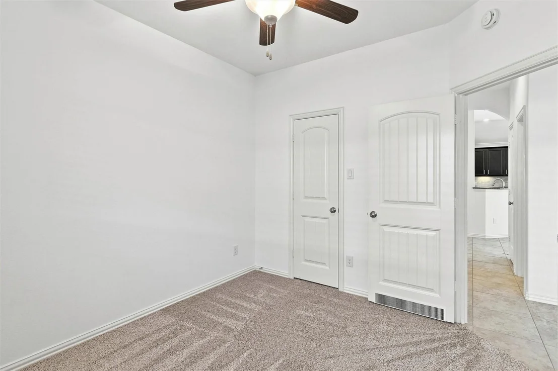 Photo of 637 Maple Point Drive E