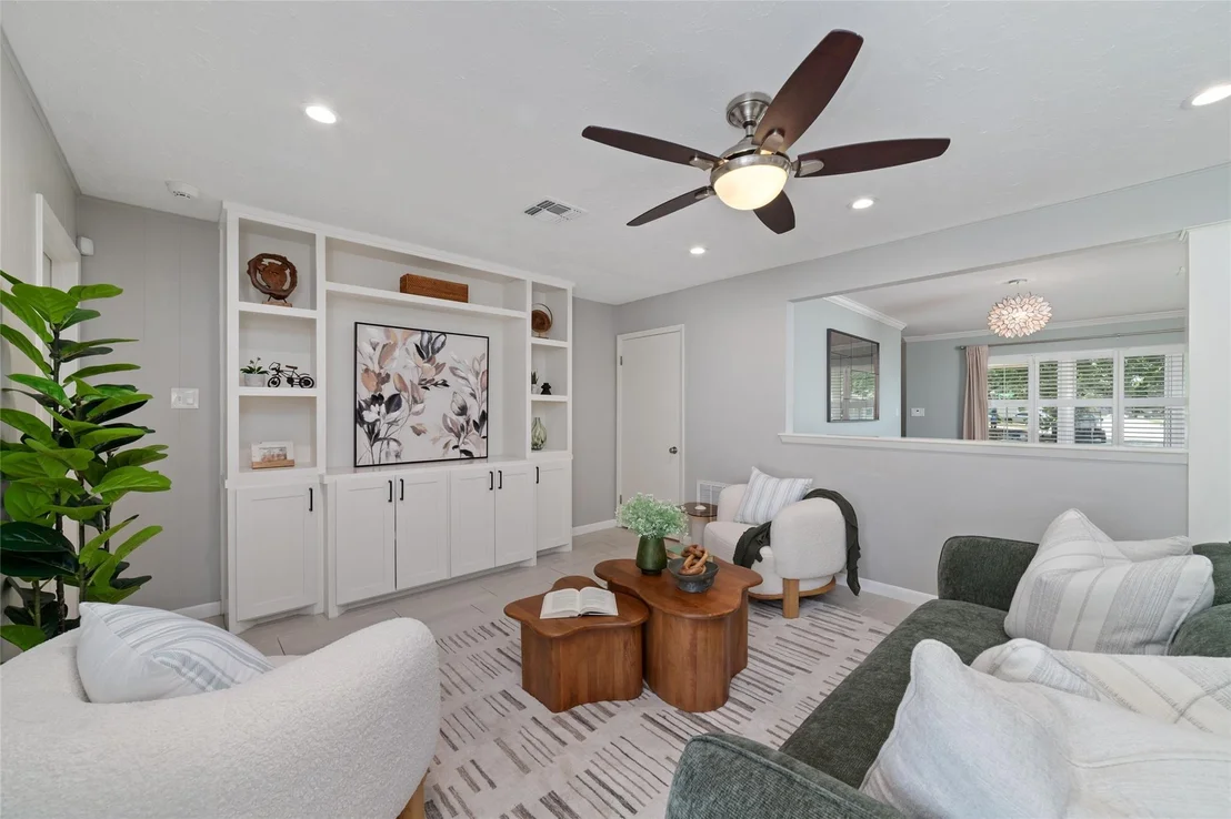 Photo of 2127 Lazybrook Drive