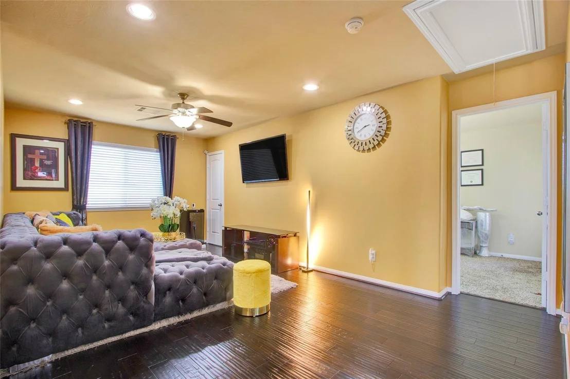 Photo of 1242 S Maple Drive