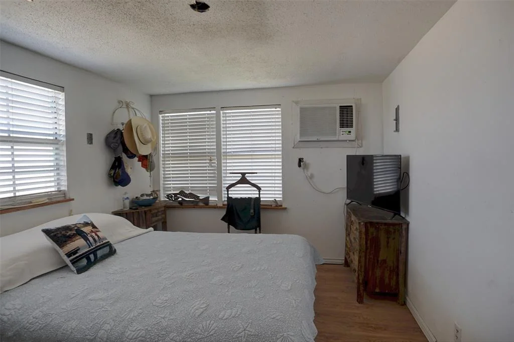 Photo of 814 Monument Drive