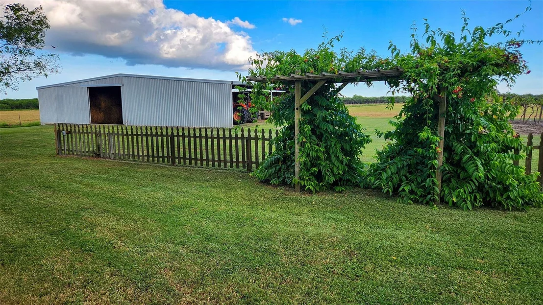 Photo of 847 Oliver Road