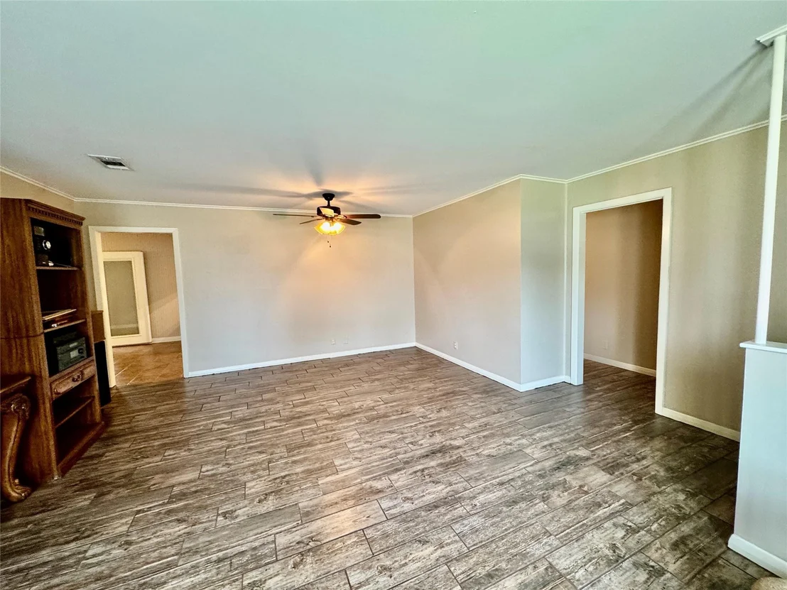 Photo of 5050 Swallow Drive