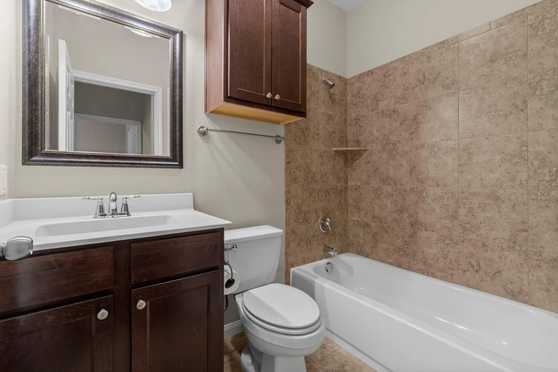 Photo of 984 Arbor Glen