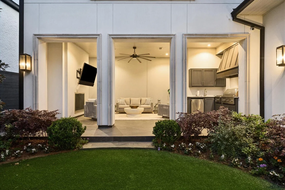 Photo of 3851 Chevy Chase Drive