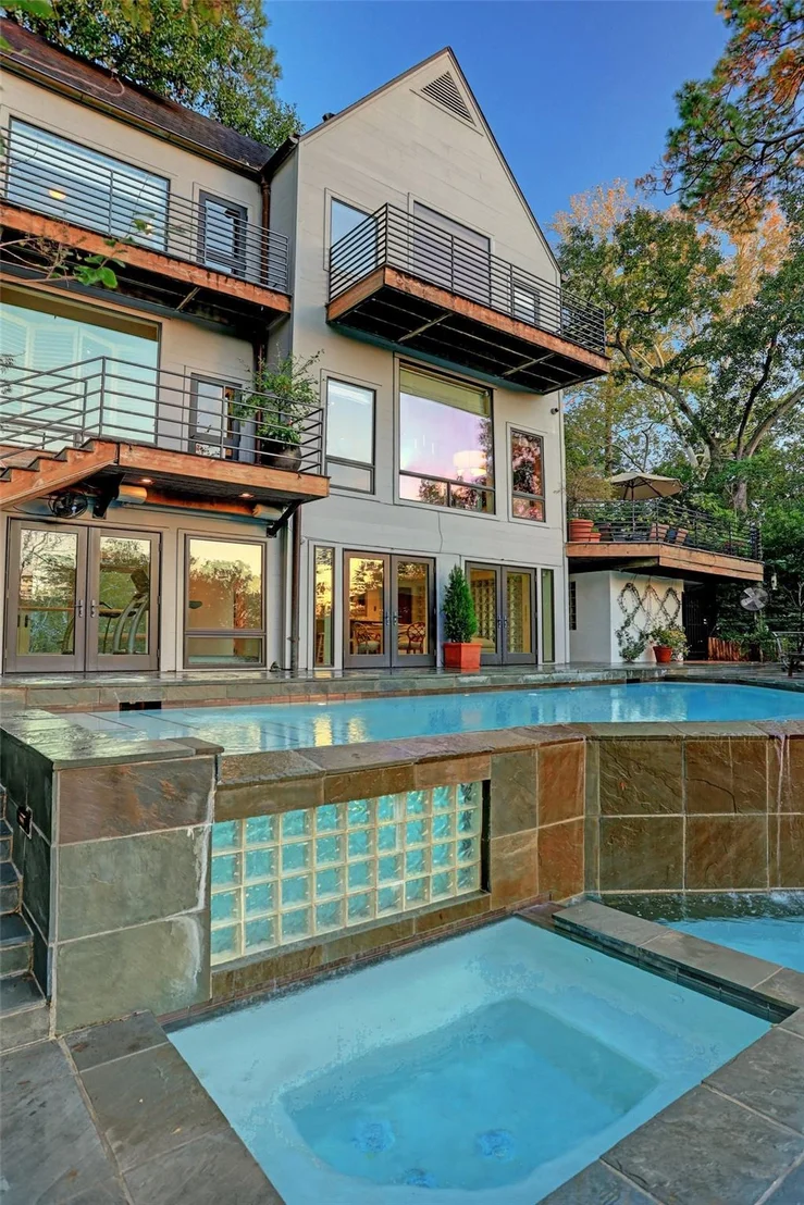 Photo of 2003 Arrowwood Circle N