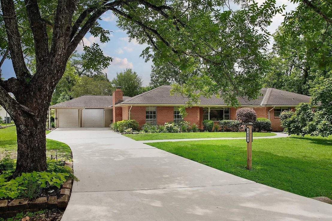 Photo of 2403 Micliff