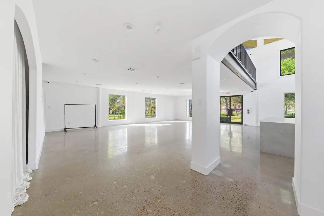 Photo of 1905 Dowling Drive