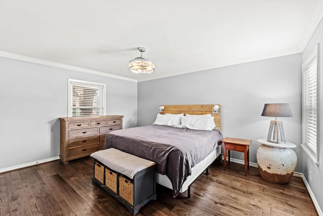 Photo of 5150 Grape Street