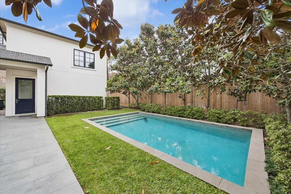 Photo of 2240 Del Monte Drive