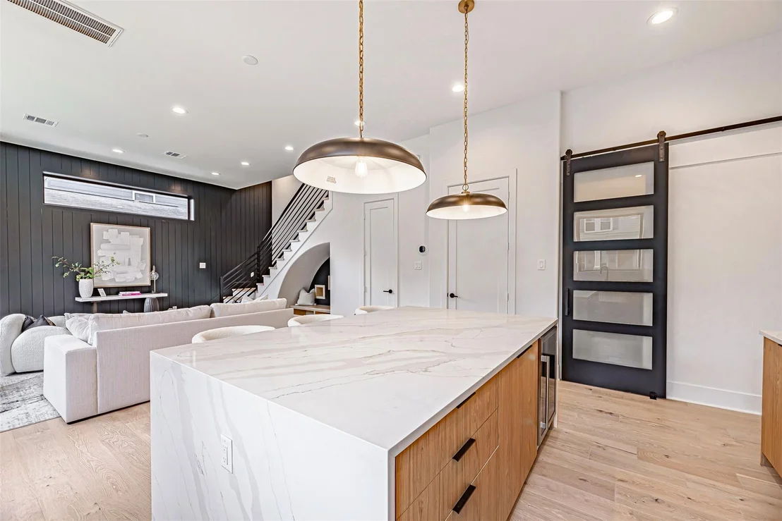 Photo of 829 Alexander Street
