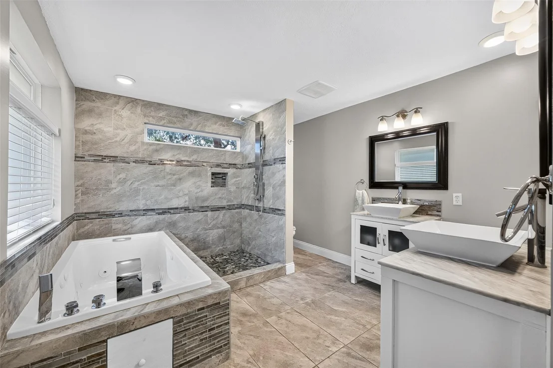 Photo of 1003 Villa Court Drive