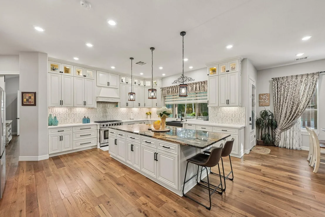 Photo of 33135 Willow Bend Road