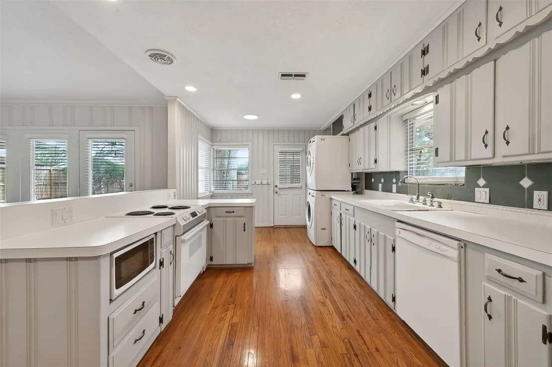 Photo of 4807 Creekbend Drive