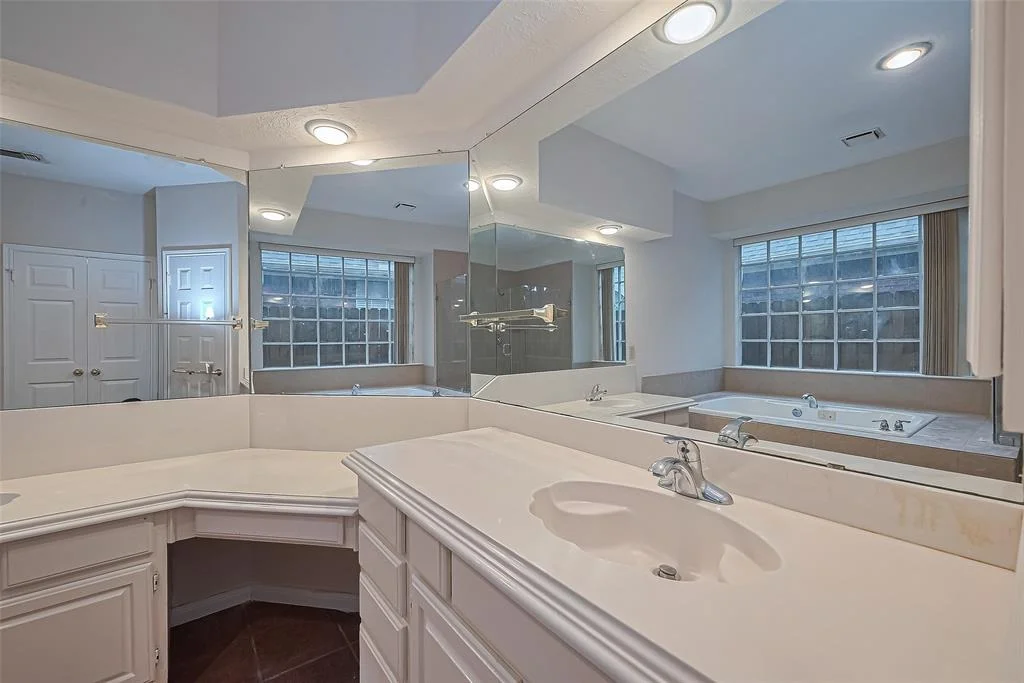 Photo of 1327 W Forest Drive
