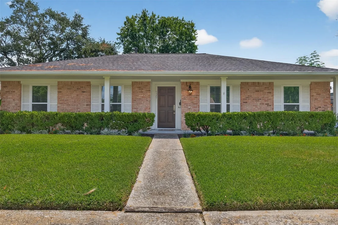 Photo of 9327 Meadowcroft Drive