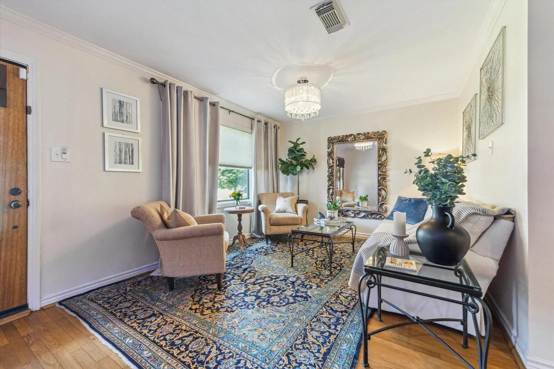 Photo of 4920 Maple