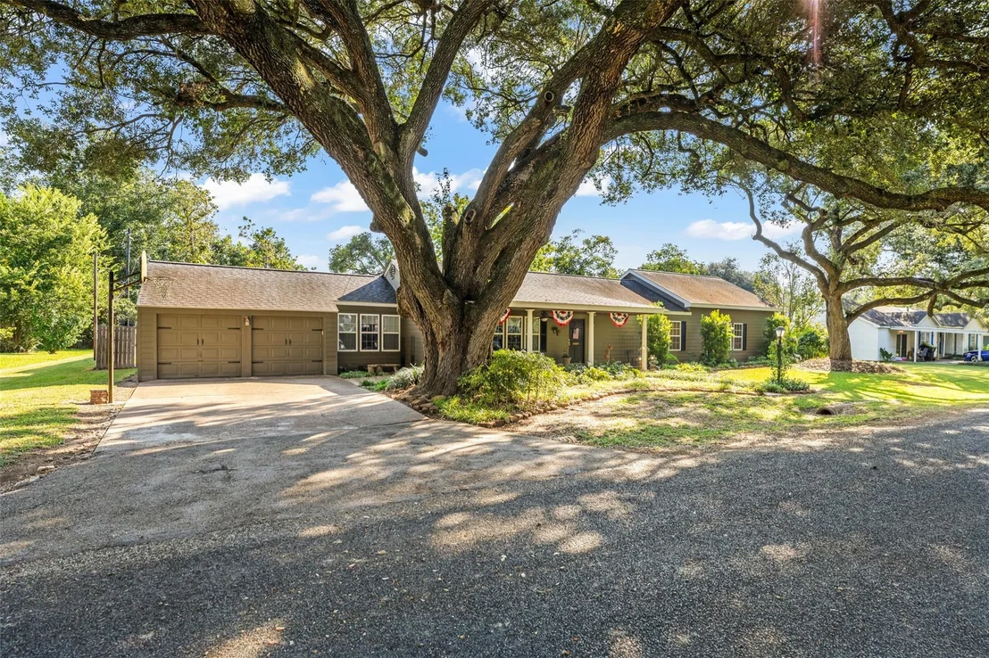 Photo of 815 Merry Lane