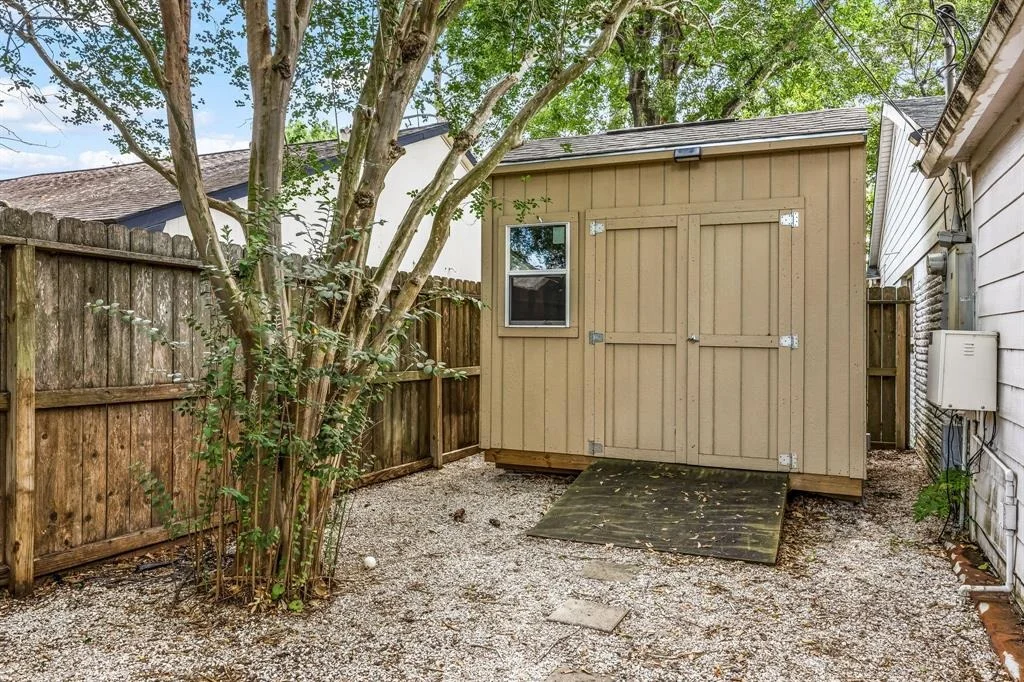 Photo of 10718 Dunlap Street