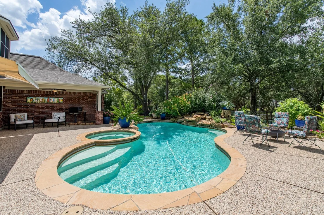 Photo of 15823 Lake Loop Drive