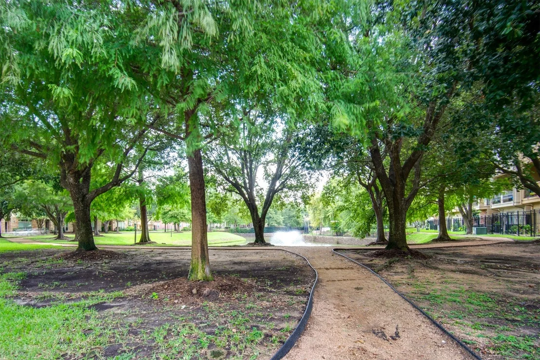 Photo of 9147 Lago Crest Drive