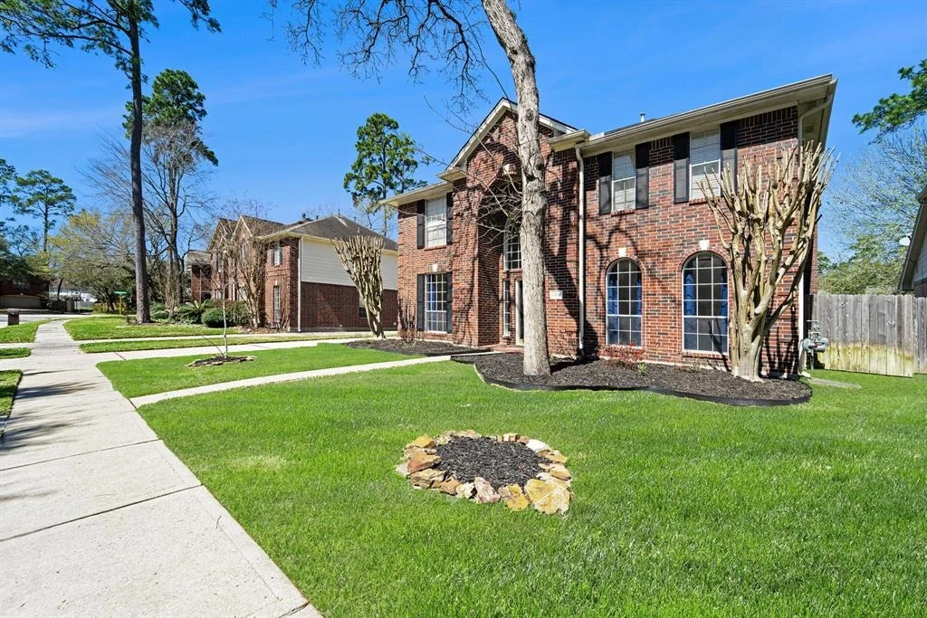 Photo of 11806 Lake Grove Bend Road