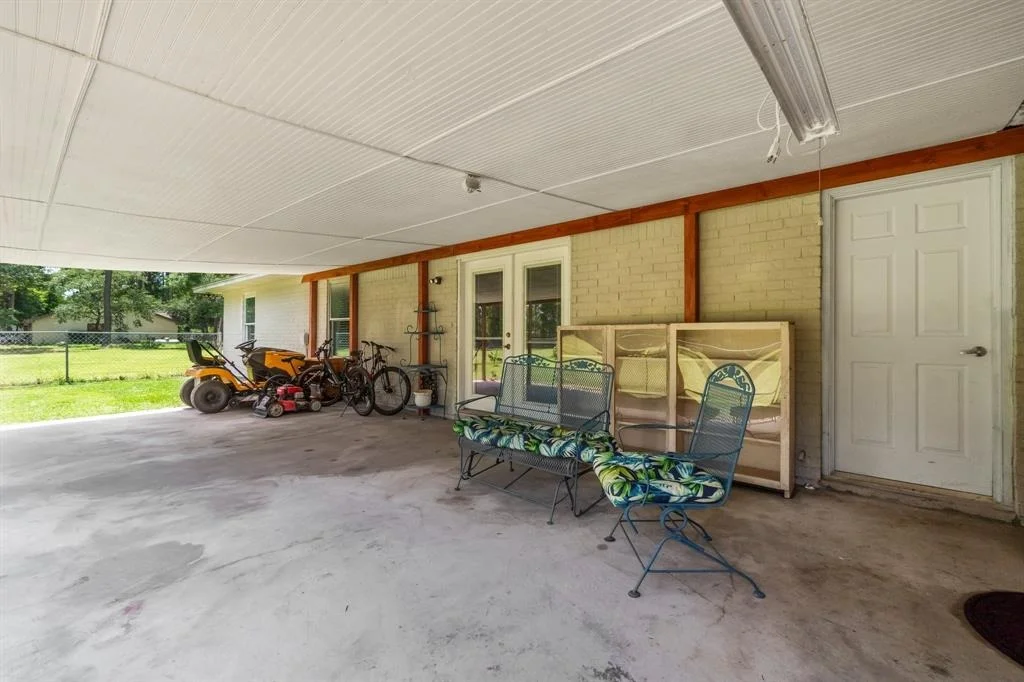 Photo of 2499 Centerline Road