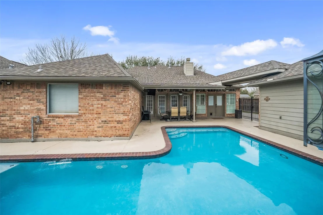 Photo of 5215 Samuels Drive