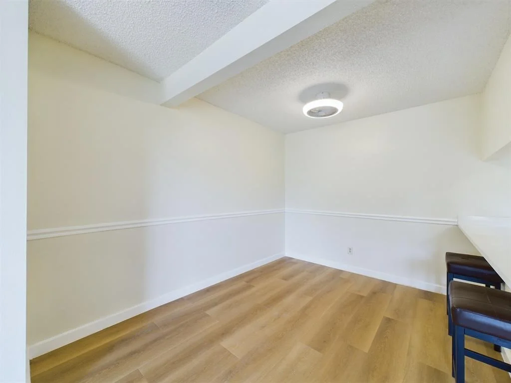 Photo of Unit 13A at 2501 Gulf Freeway
