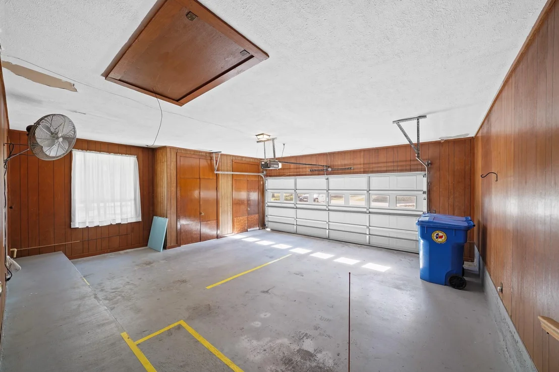 Photo of 1204 Live Oak Lane