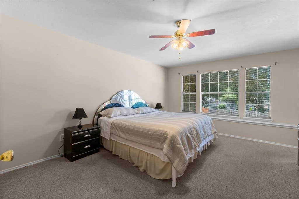 Photo of 16338 North Glade