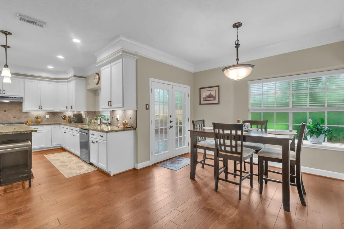 Photo of 16318 Avenplace Road