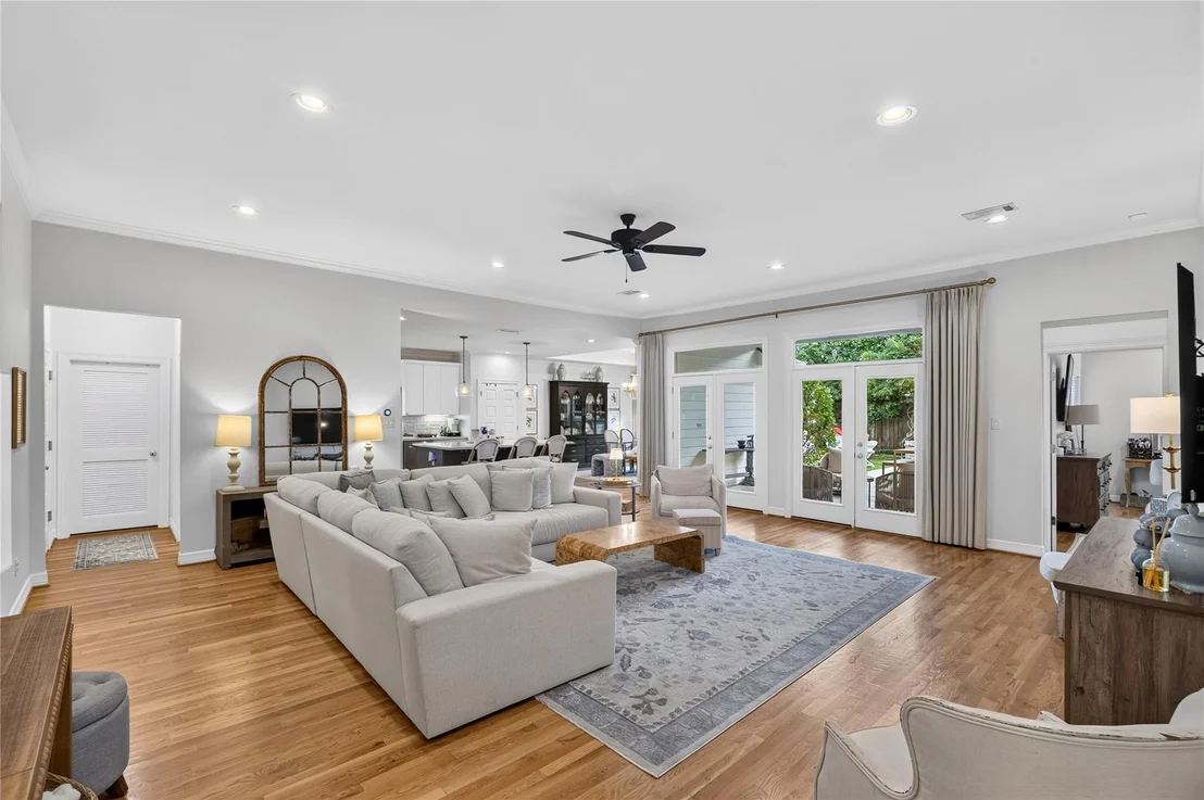 Photo of 1722 Chippendale Road