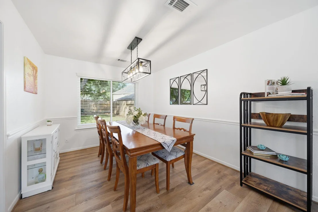 Photo of 815 Sierra Lake Drive