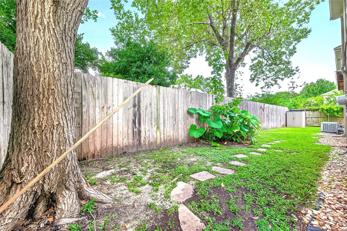 Photo of 1122 Daria Drive