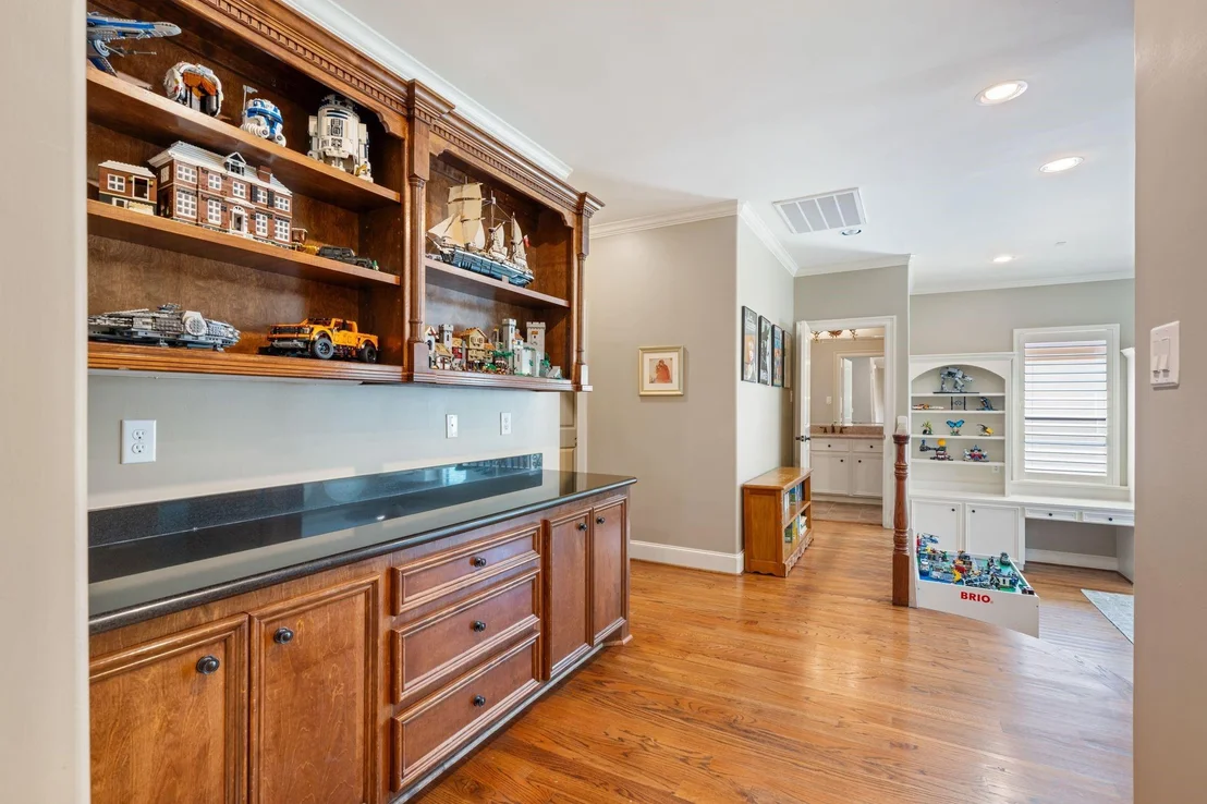 Photo of 5202 Patrick Henry Street