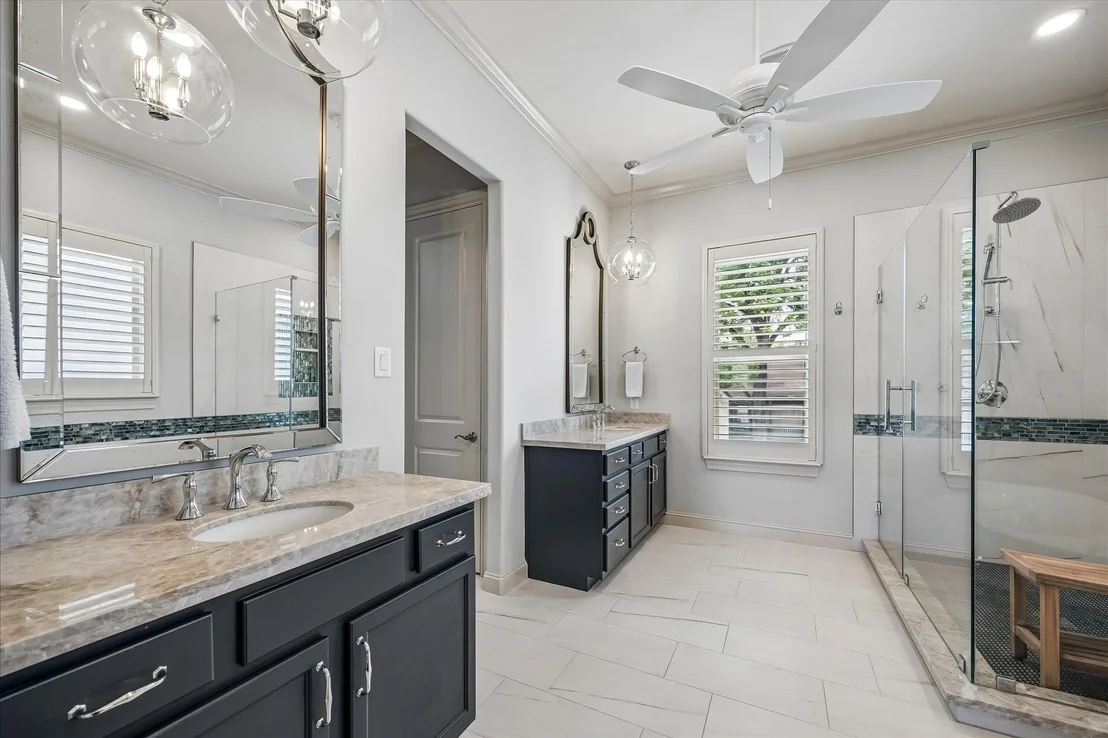 Photo of 907 Queen Annes Road