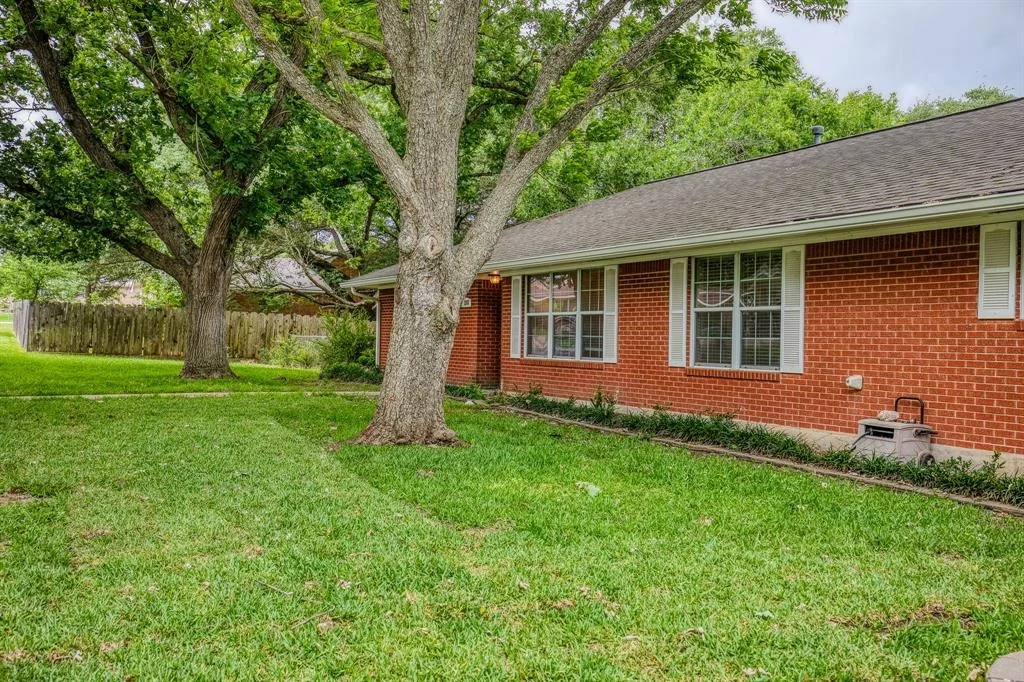 Photo of 1302 Woodson Lane