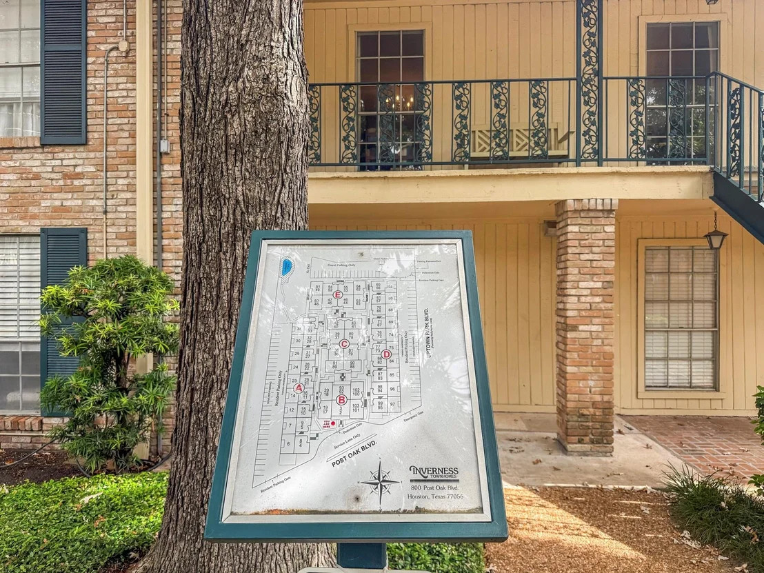 Photo of Unit 75 at 800 Post Oak Boulevard
