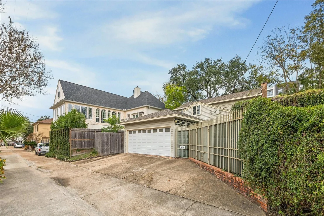 Photo of 914 S Shepherd Drive