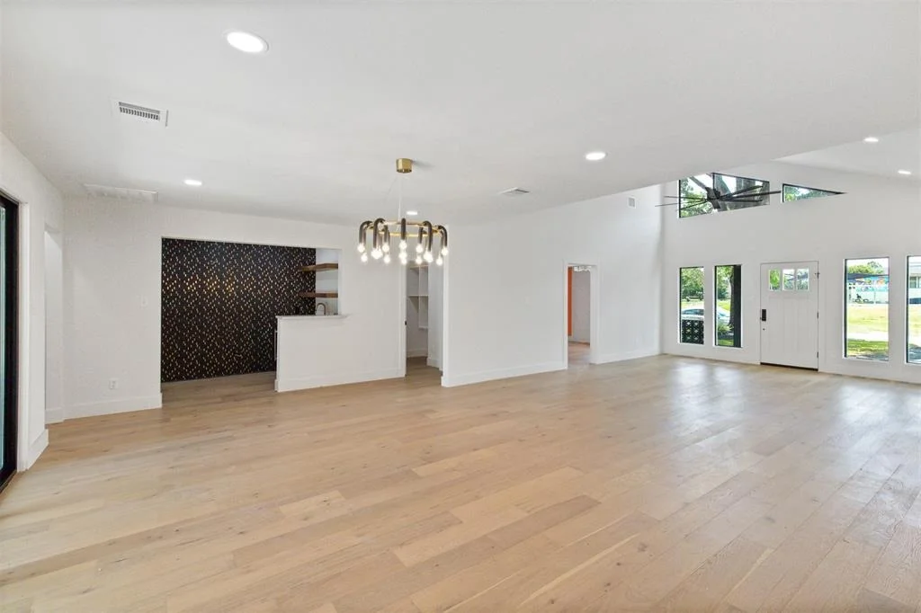 Photo of 1506 Du Barry Lane