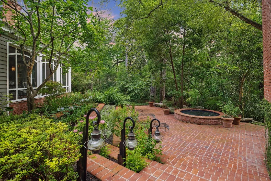 Photo of 3971 Inverness Drive