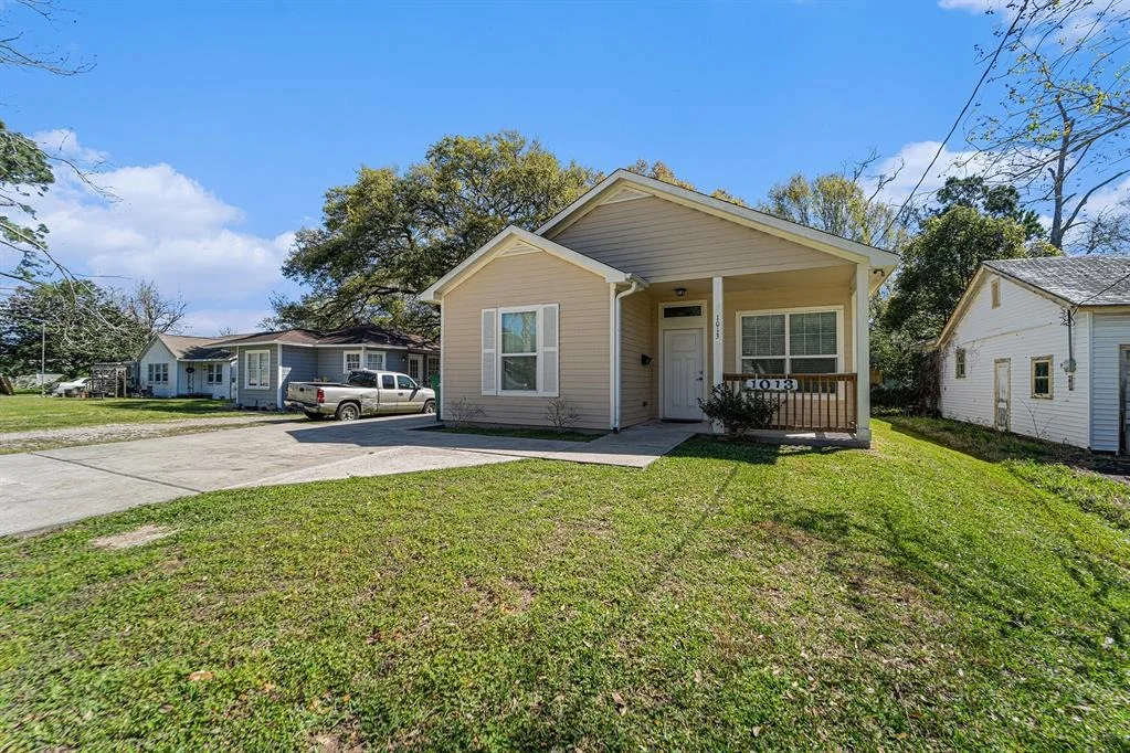 Photo of 1013 Veronica Street