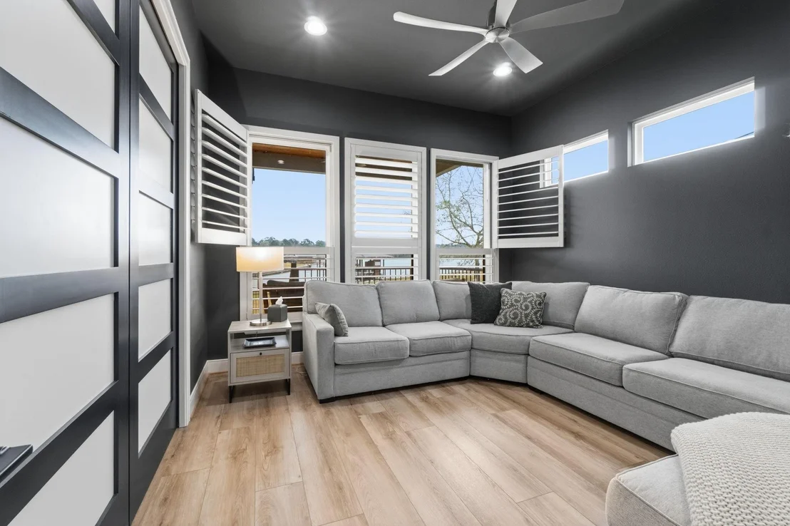 Photo of 255 Peninsula Drive