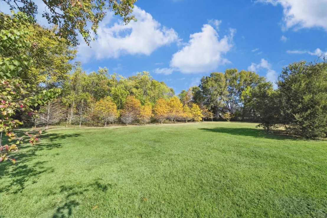 Photo of 618 Bayridge Road