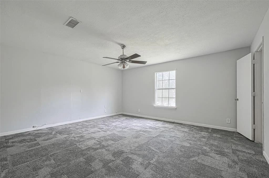 Photo of 4048 N Oak Forest Drive