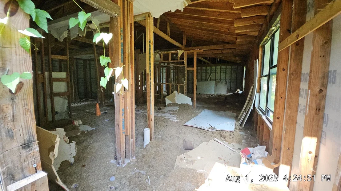 Photo of 17505 S Lakeview Drive